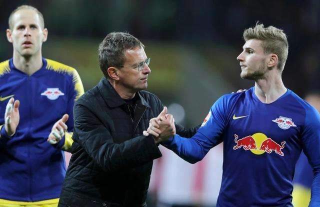 卡利亚里vs热那亚：米纳、塞巴斯蒂亚诺-埃斯波西托首发，马利诺夫斯基、洛伦佐-科隆博出战