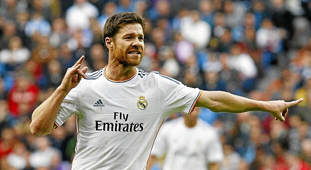 天王盖地虎！汉堡后卫复刻2017年吉鲁的神级蝎子摆尾