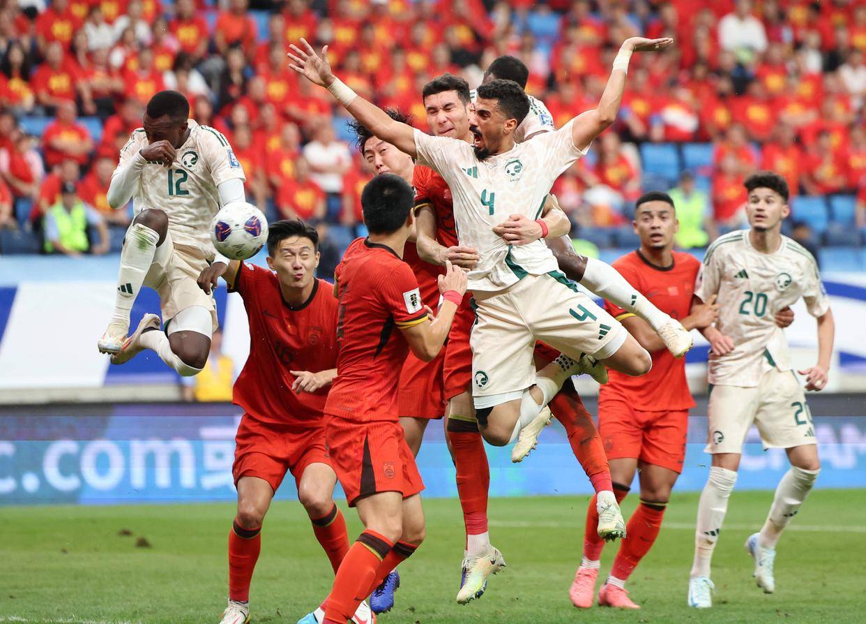 F-16又摔跤了，2025竞是“摔机本命年”，硬是拿了个三连冠