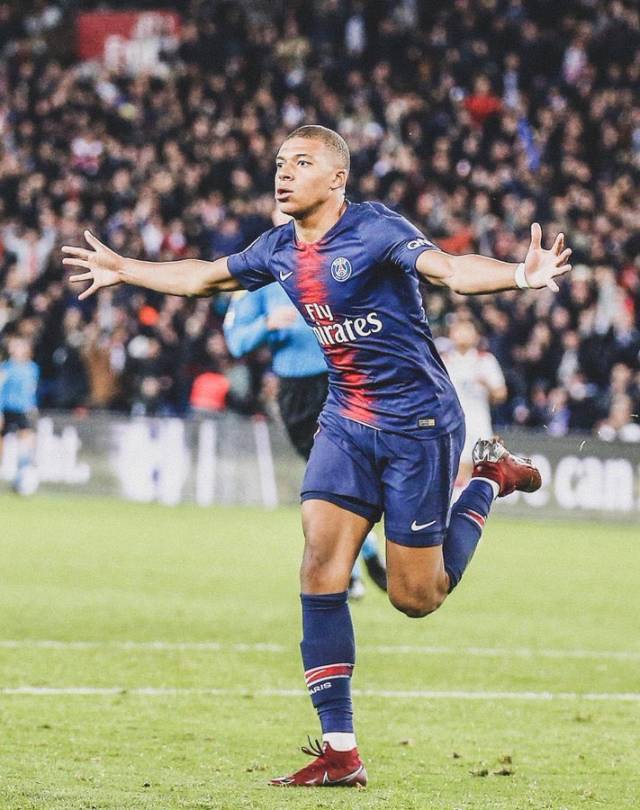 世体：热刺将久保建英列入冬窗引援名单，球员解约金6000万欧