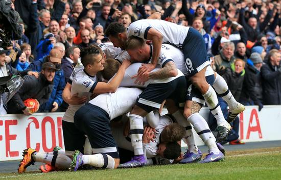 阿森纳客战布拉格斯拉维亚：萨卡、恩瓦内里、内尔高首发