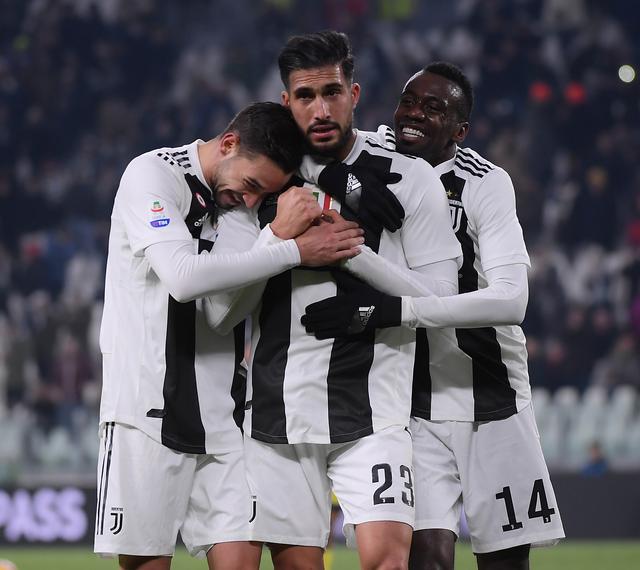 FIFA官方：C罗因直红被禁赛3场，剩余两场被缓期一年执行