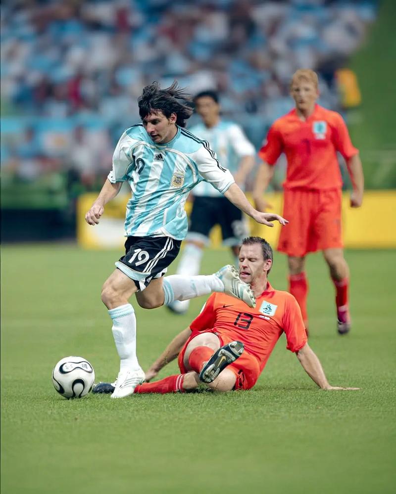 意天空预测米兰战拉齐奥首发：恩昆库搭档莱奥，莫德里奇出战